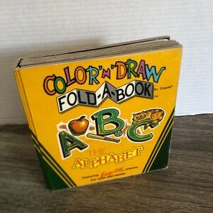 Vtg Crayola Colour and Draw Fold A Book